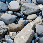 投資鵝卵石制砂機(jī)的必備知識