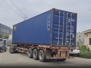 PF1210反擊破、3YA2160振動(dòng)篩運(yùn)往上海港發(fā)往南非