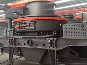 立式?jīng)_擊破碎機怎么樣？怎么解決出分粉高的問題？