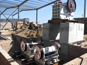 顎式破碎機(jī)是破碎生產(chǎn)線的沖關(guān)設(shè)備